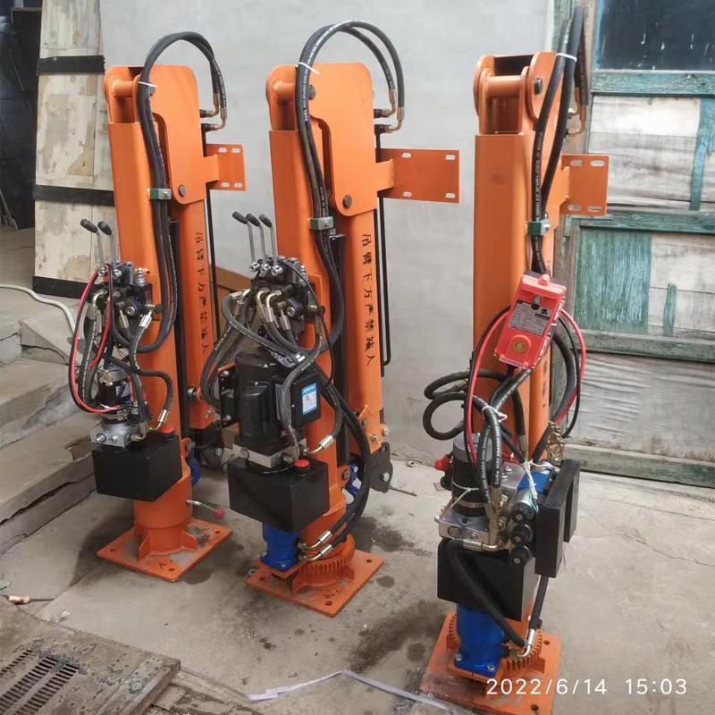 宜兰市重汽蓝牌随车吊 3.2吨 国六动力强 液压驱动 农用自卸起重机